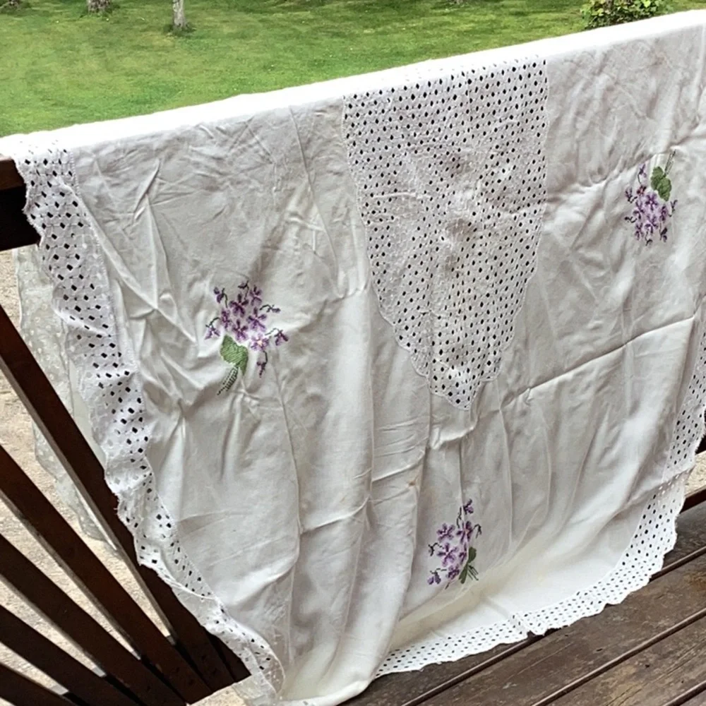 💜 NEEDLEPOINT EMBROIDERED 60